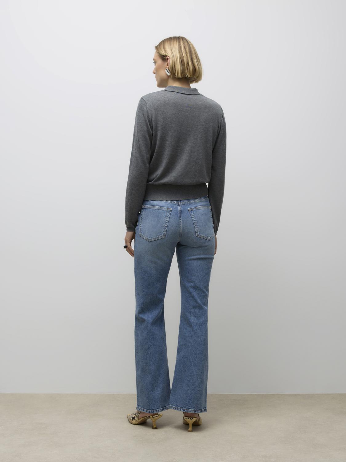 model_shot-back